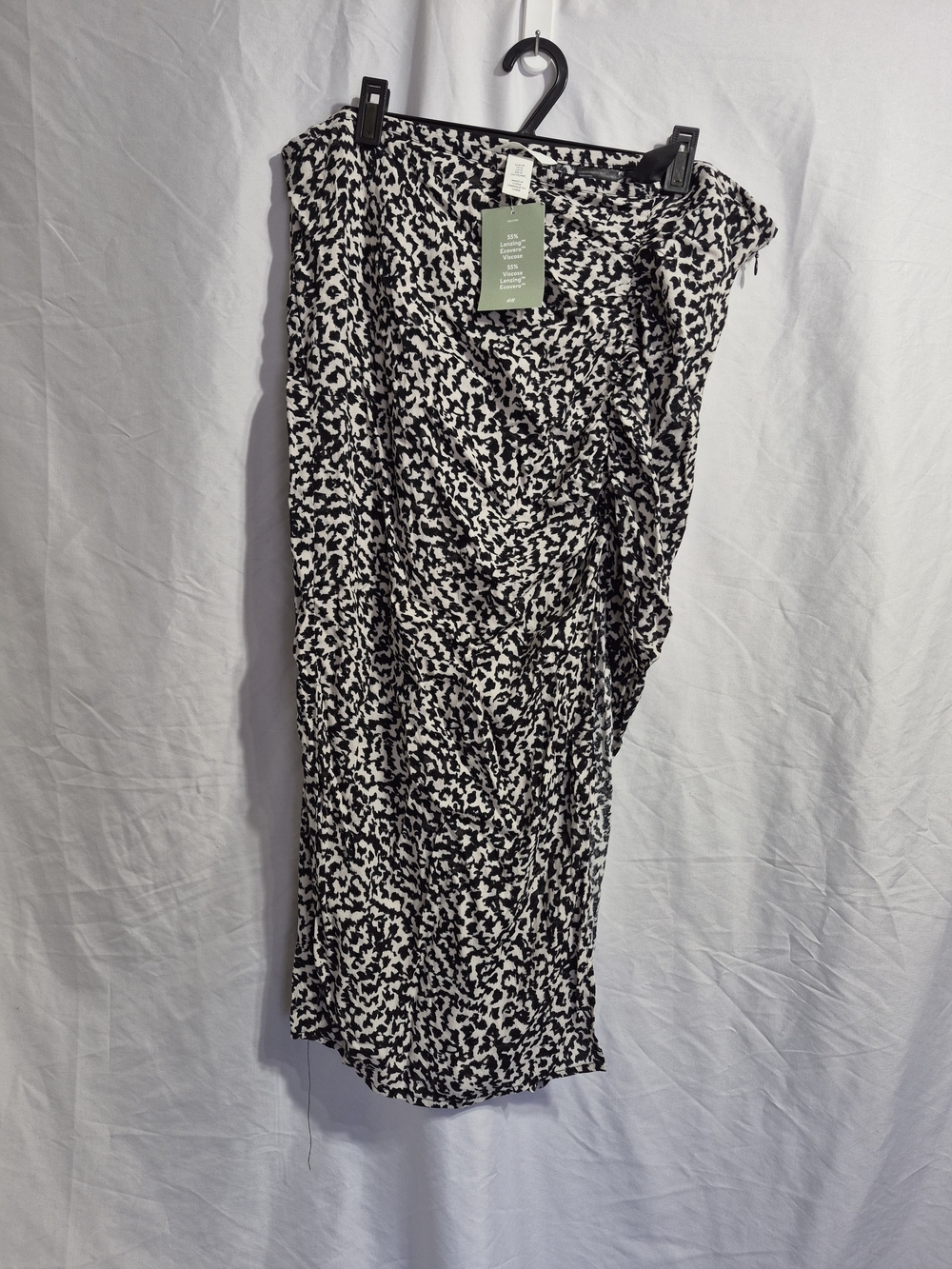 H&M Black and White Printed Maxi Skirt, Size 16